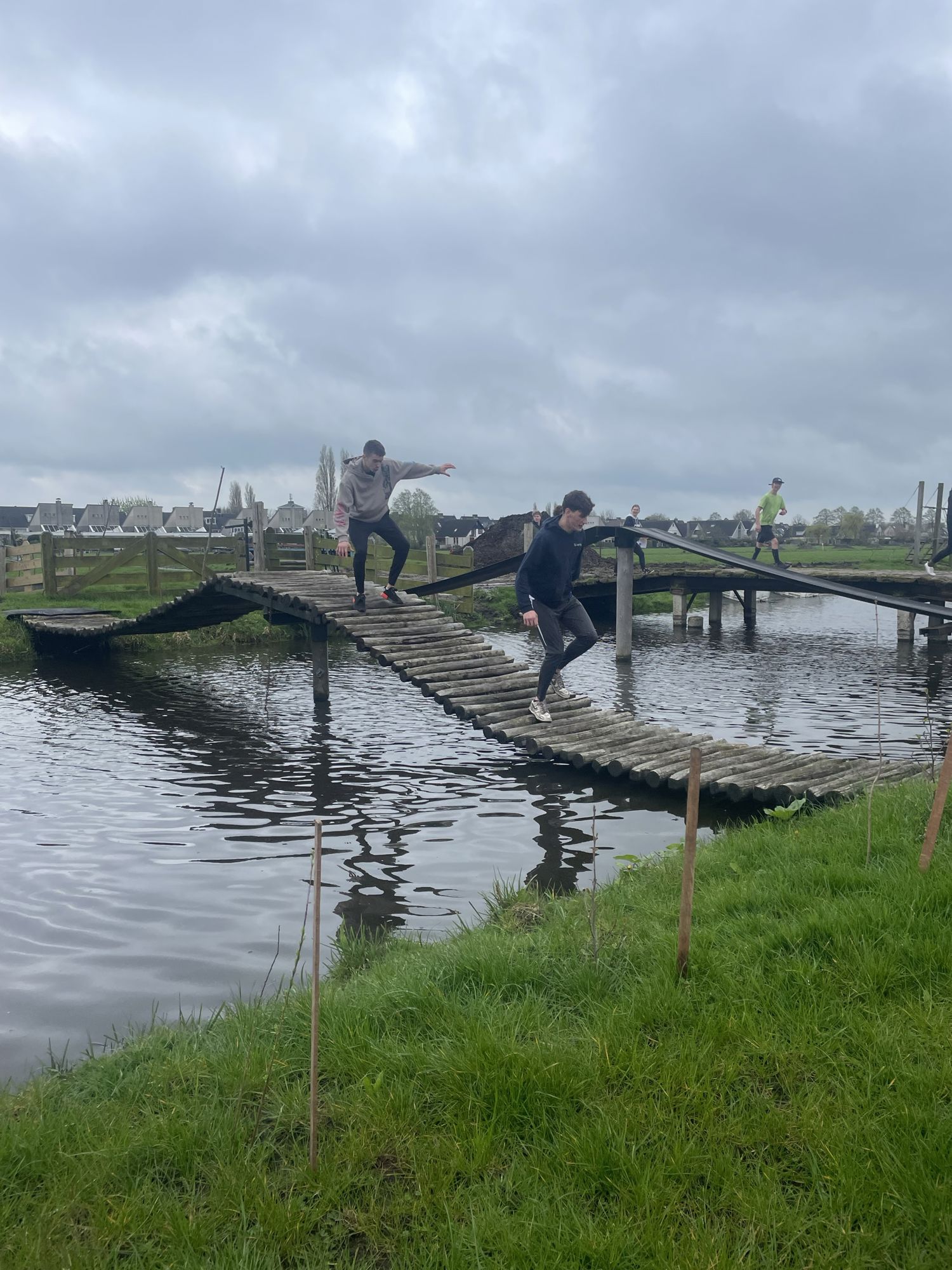 Mbo-studenten op het podium tijdens Skills The Finals 2025