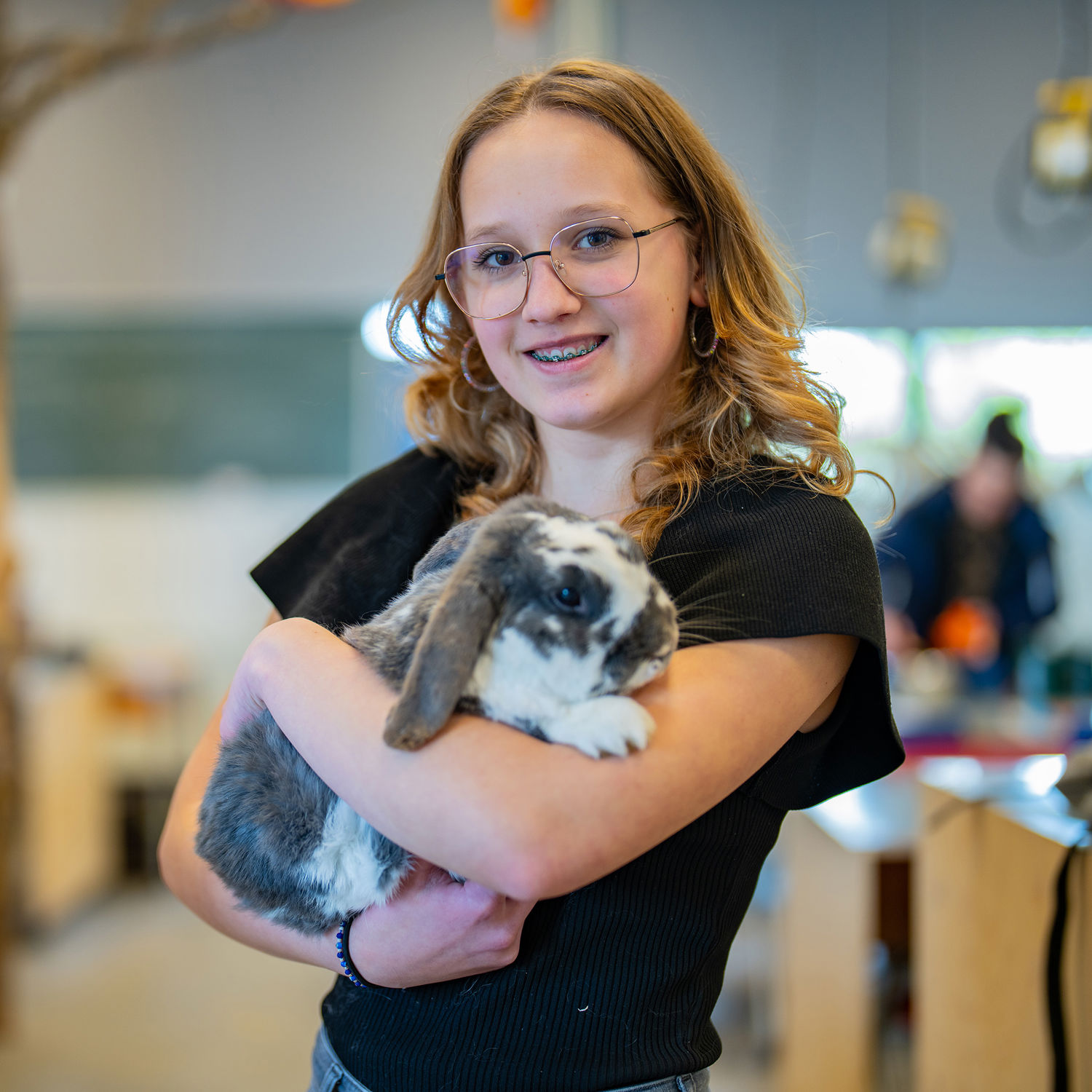 Iemand maakt een foto van een neushoorn