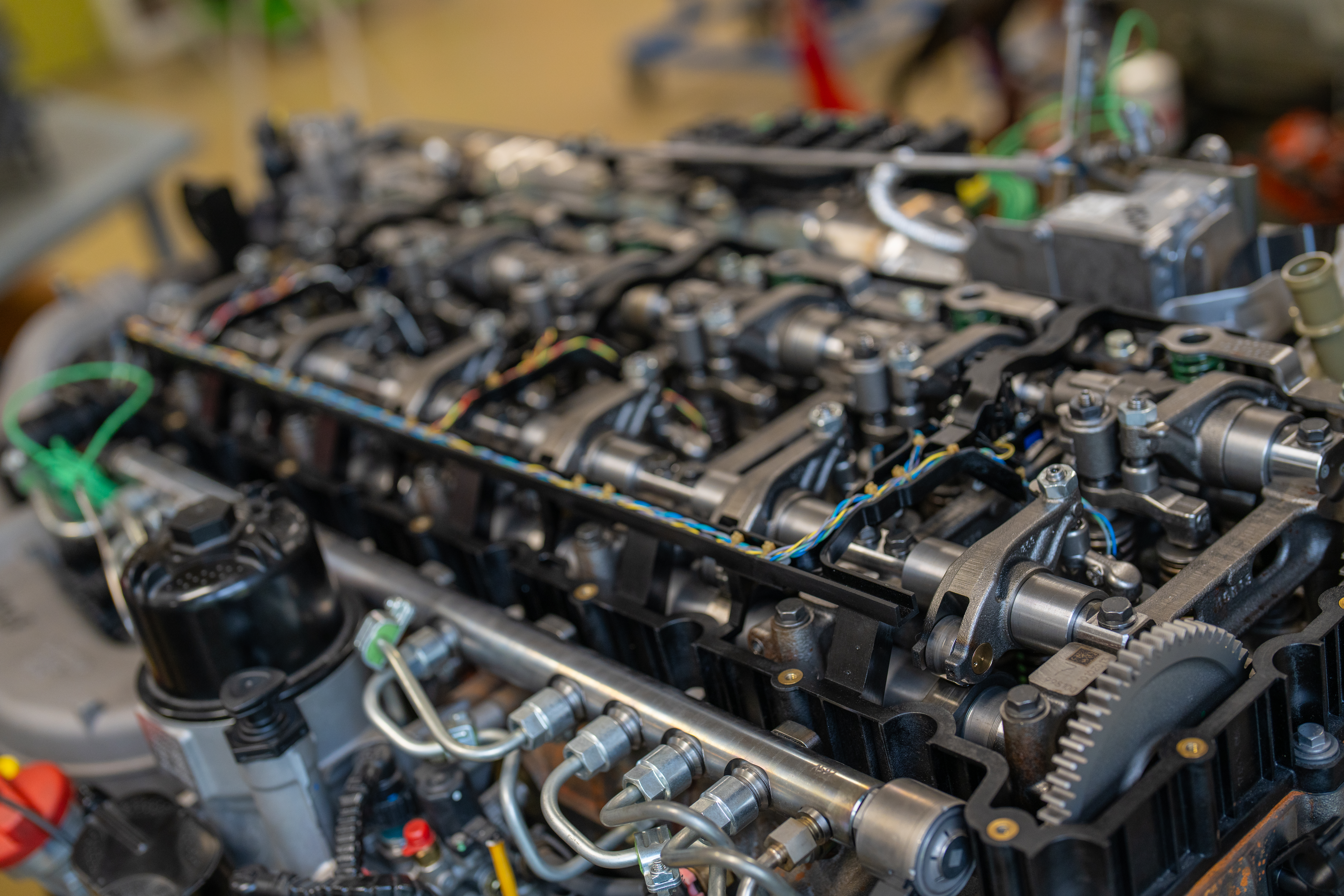 Mbo-studenten op het podium tijdens Skills The Finals 2025