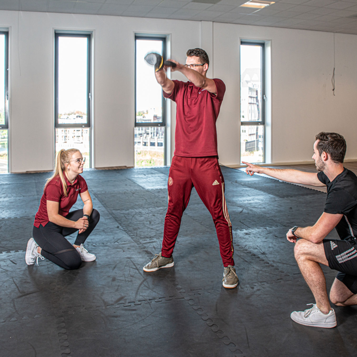 mbo voeding en leefstijladviseur student kettlebell houding sport