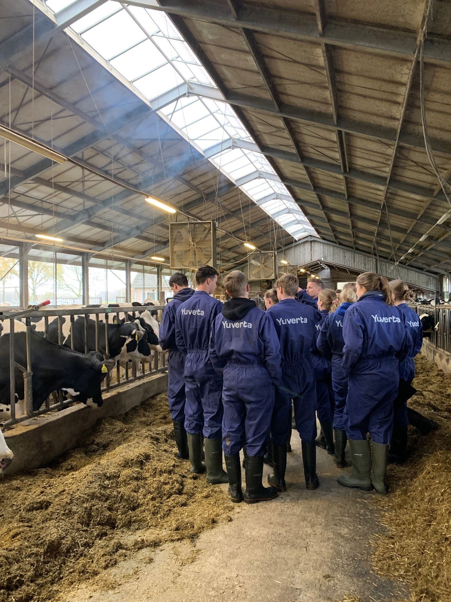 Mbo-studenten op het podium tijdens Skills The Finals 2025