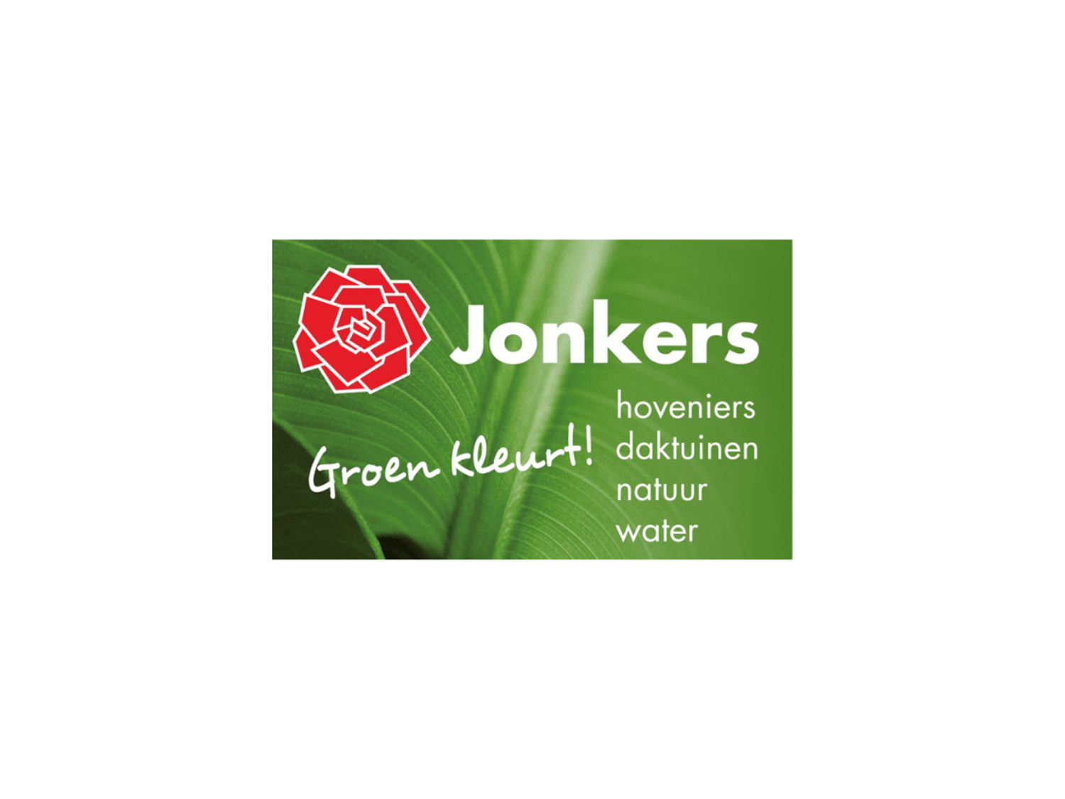 Meisje zittend op een bank voor kluisjes