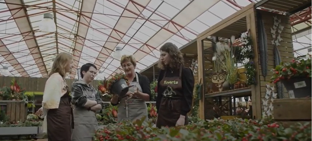 Mbo-studenten op het podium tijdens Skills The Finals 2025