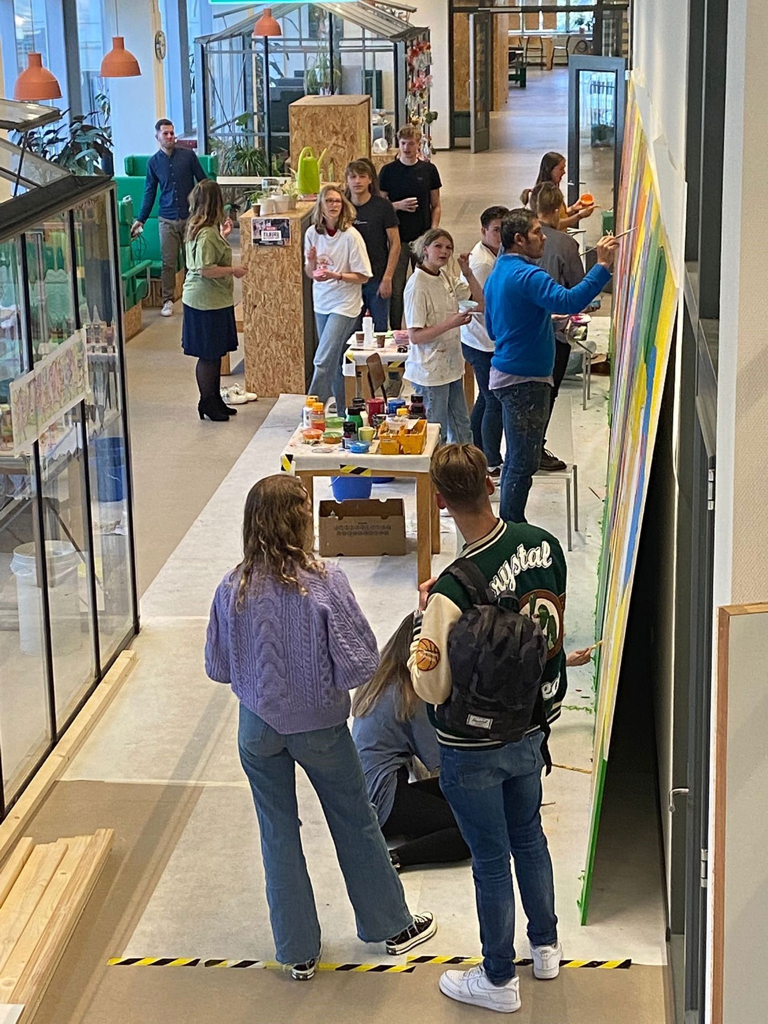 Mbo-studenten op het podium tijdens Skills The Finals 2025