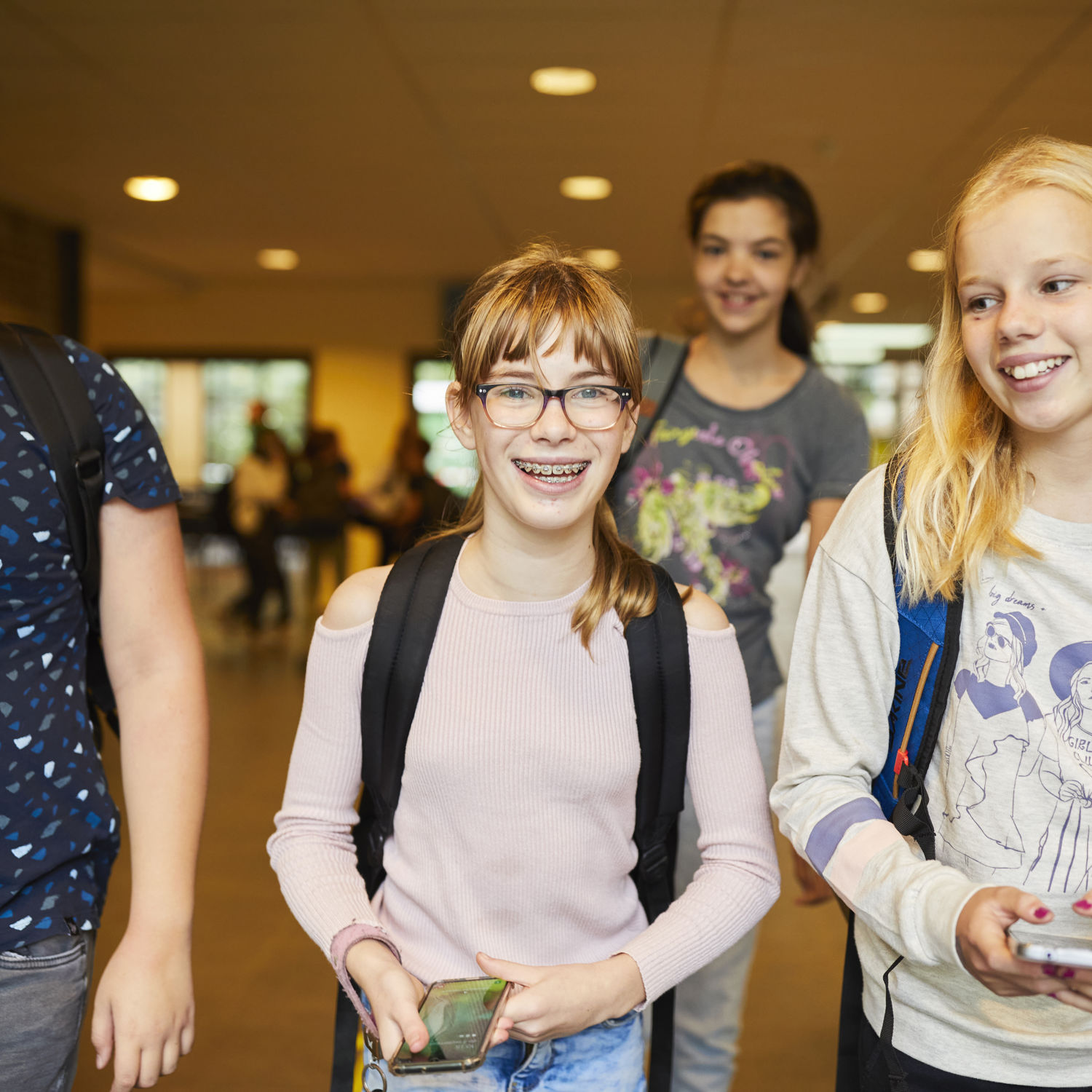 Onze vakdocent Duncan buiten bij een groep eenden