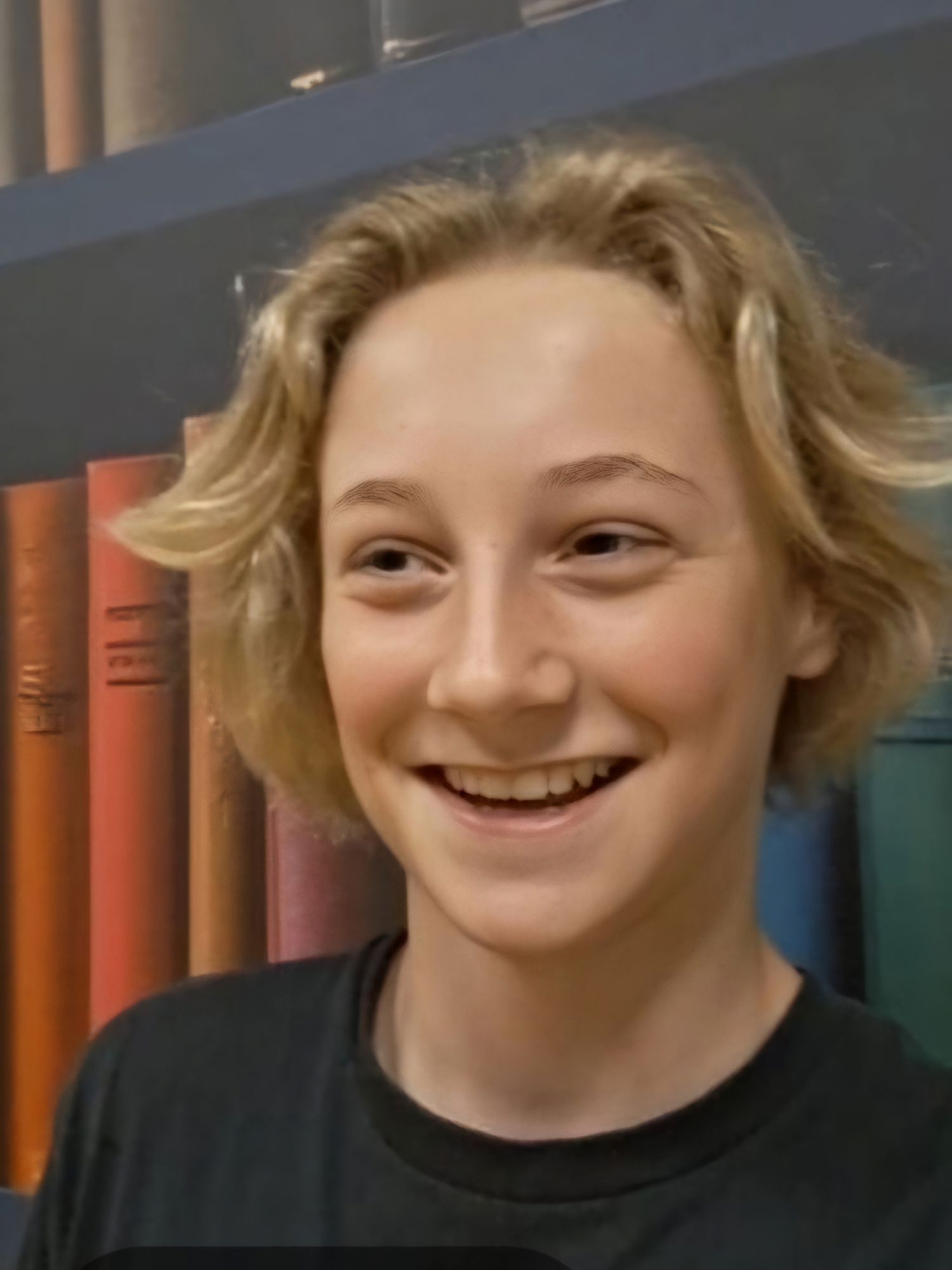 Bloemstudent in aanloop naar WorldSkills Lyon met de vlag van Yuverta