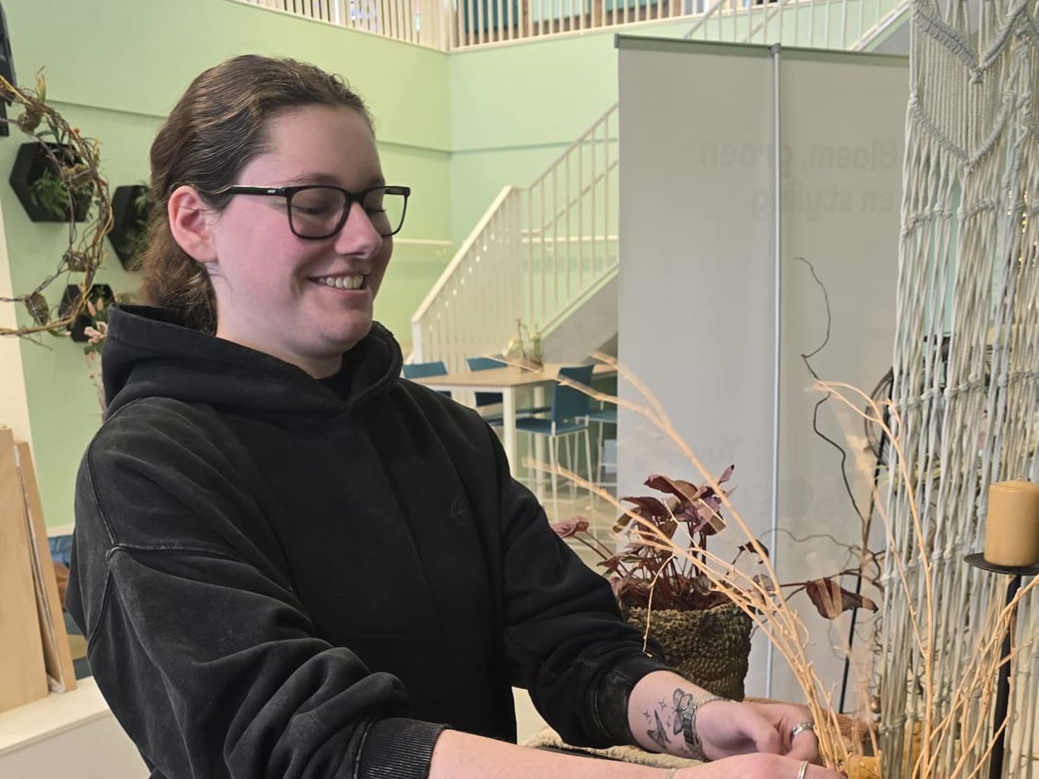 Twee studenten in een groene omgeving